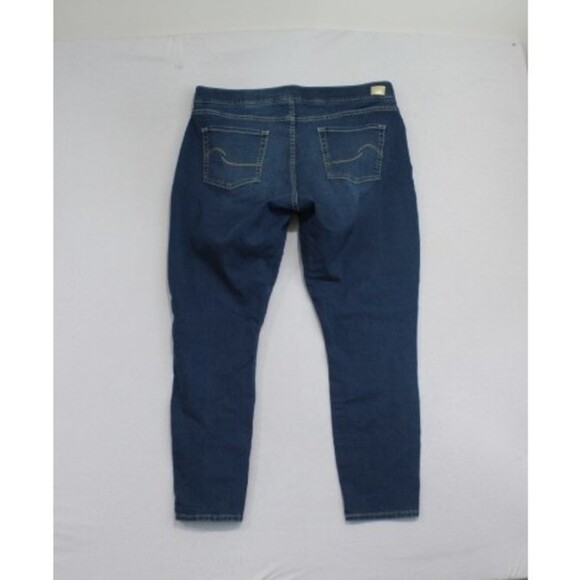 Signature Levi's Women Blue Pull On Skinny Totally Shaping Size 18M - Picture 2 of 10